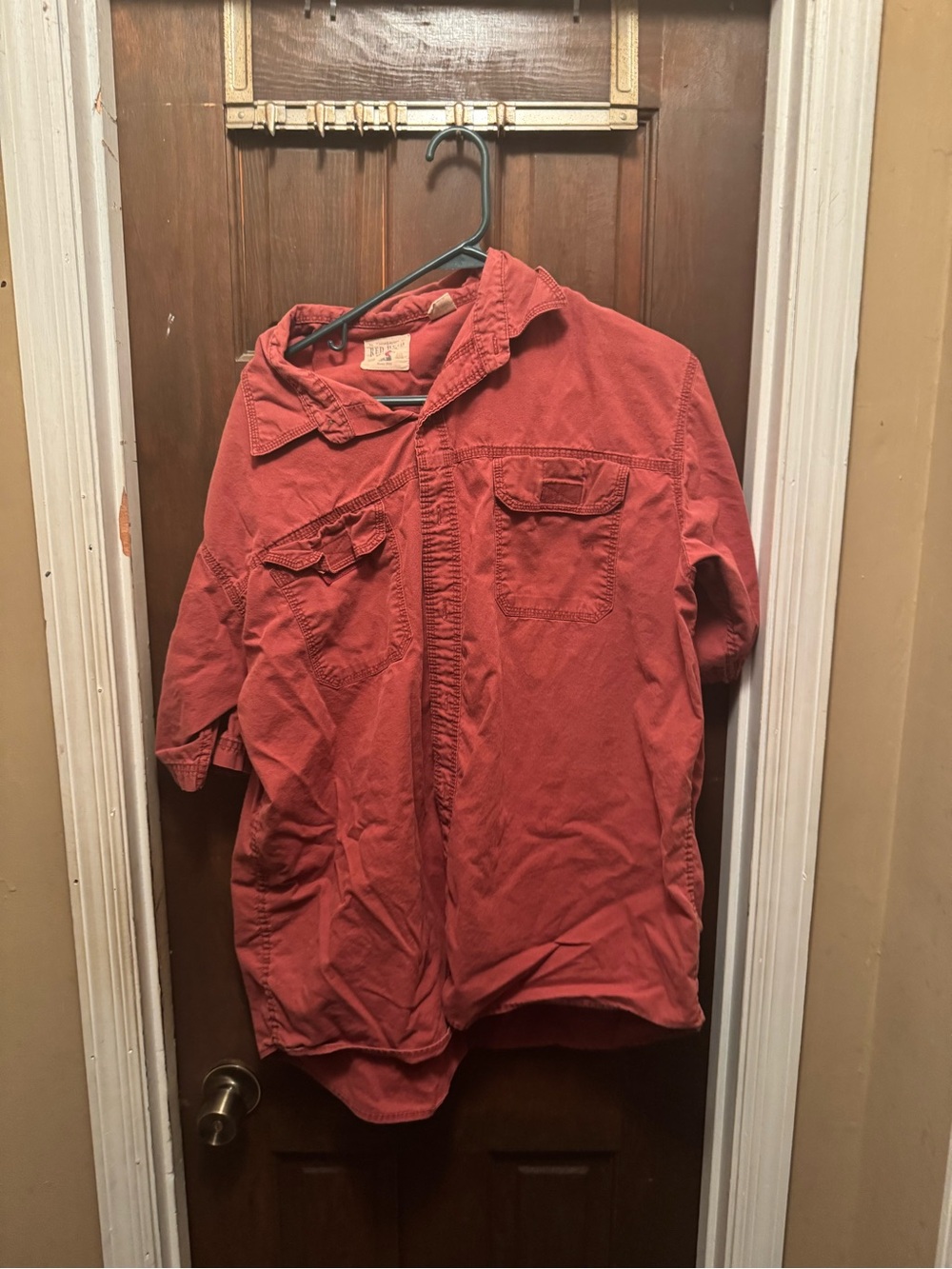 Men’s XL Red Short Sleeve Button Down Shirt